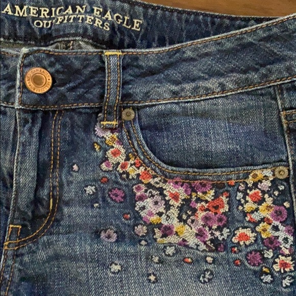 American Eagle denim cut off shorts with flowers - Picture 3 of 3